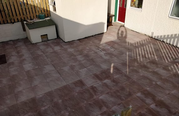 red patio paving